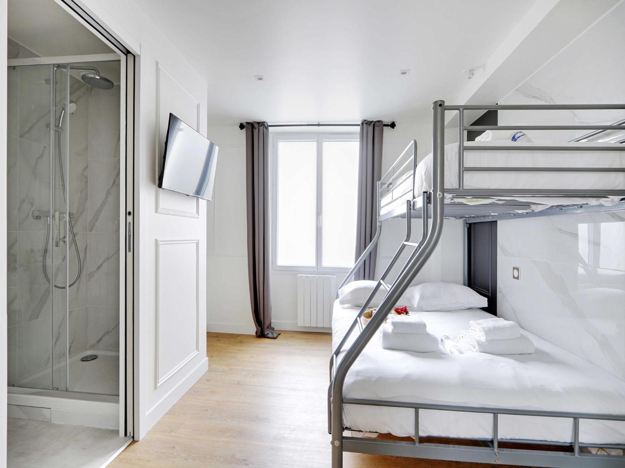 Charming - 3p - Republique Parijs